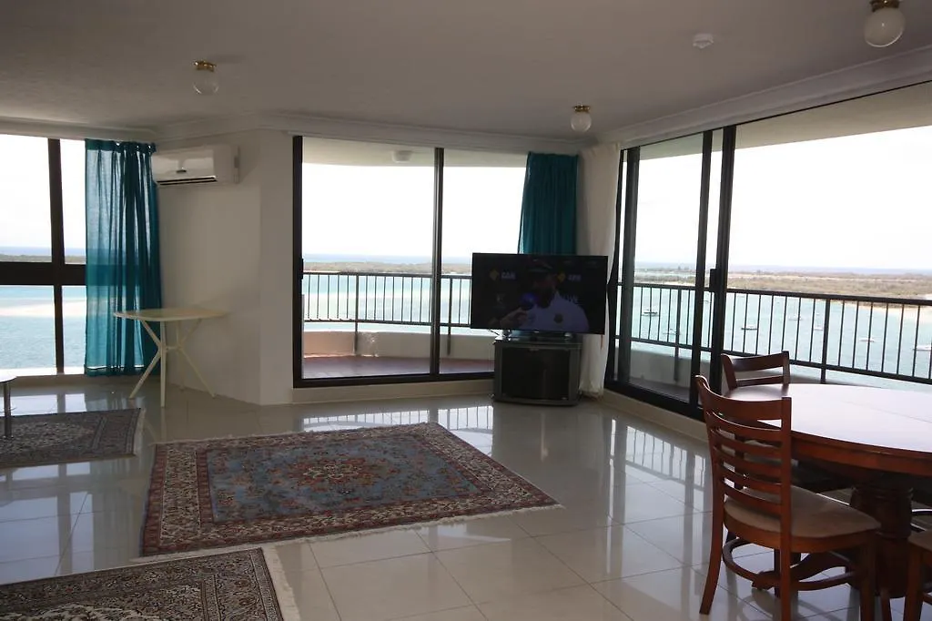 Broadwater Shores Waterfront 3* Gold Coast