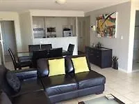 Broadbeach Apartahotel 4*