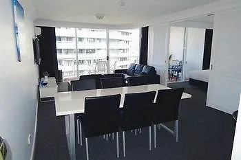 Broadbeach Apartahotel 4*