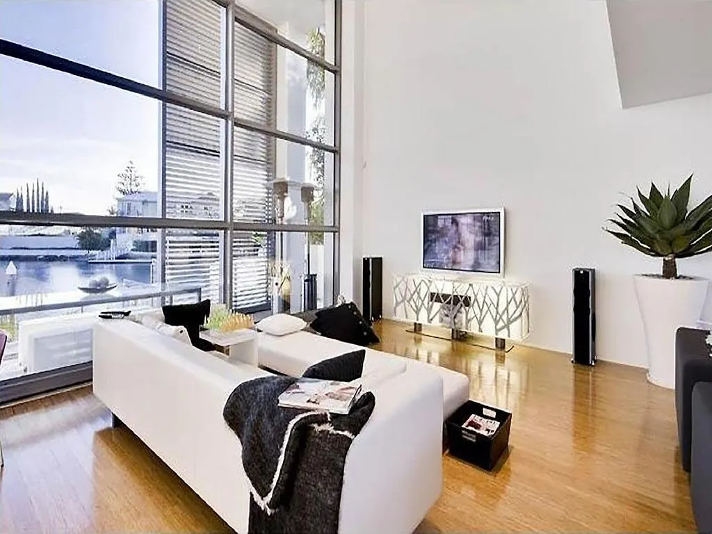 Luxury Waterfront גולד קוסט