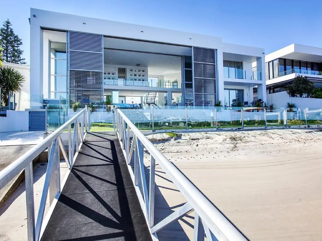 Luxury Waterfront בית הארחה גולד קוסט