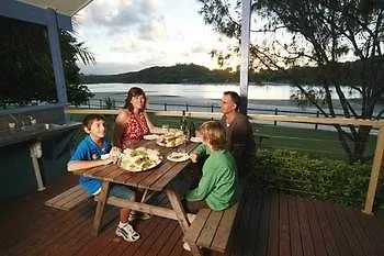 Tallebudgera Creek Tourist Park Hotel 2*