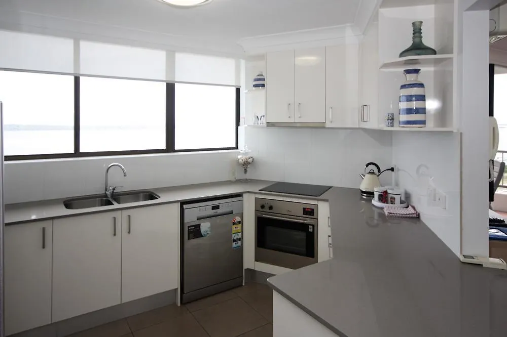 Broadwater Shores Waterfront Aparthotel Gold Coast