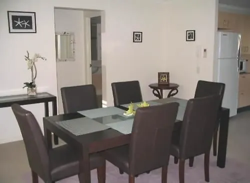 Aparthotel The Village At Burleigh 4*