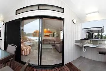 Tallebudgera Creek Tourist Park מלון 2*