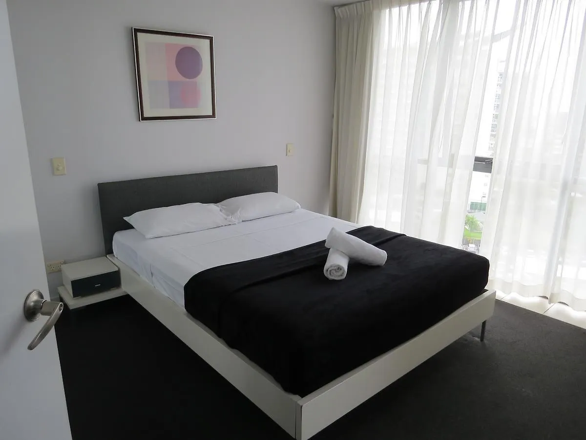 Ipanema Surfers Paradise 4*
