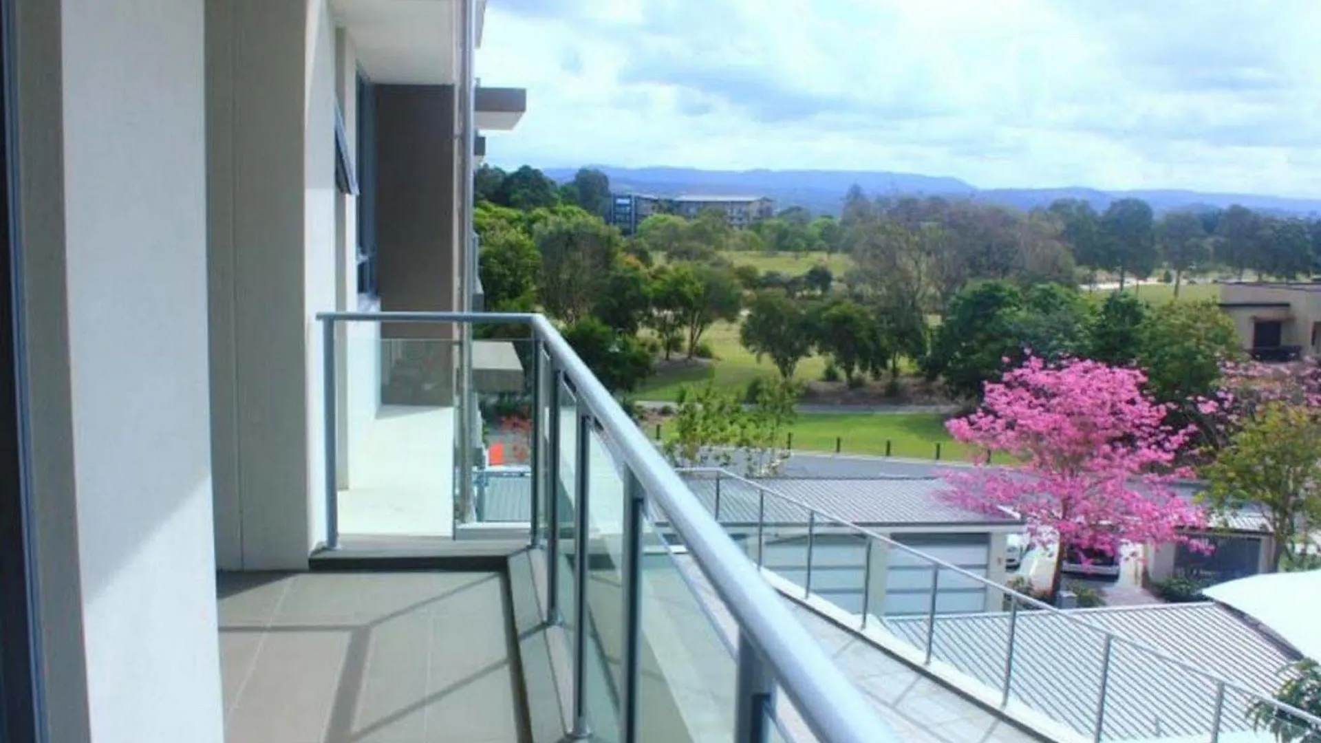 Signature Waterfront 4* Gold Coast