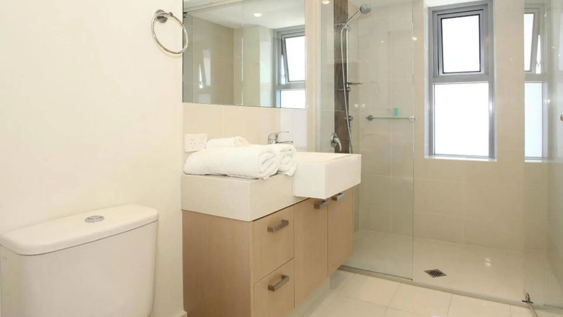 Signature Waterfront Aparthotel Gold Coast