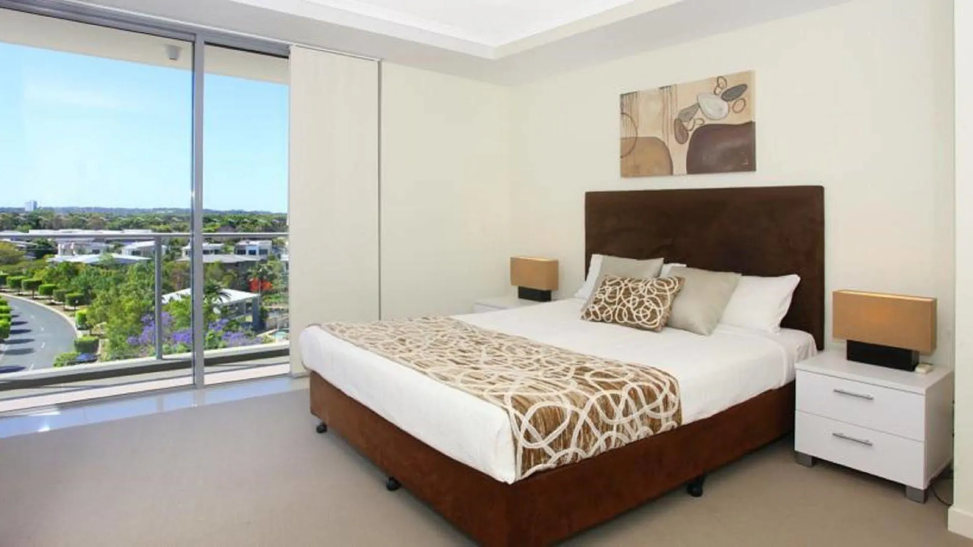 Signature Waterfront 4*