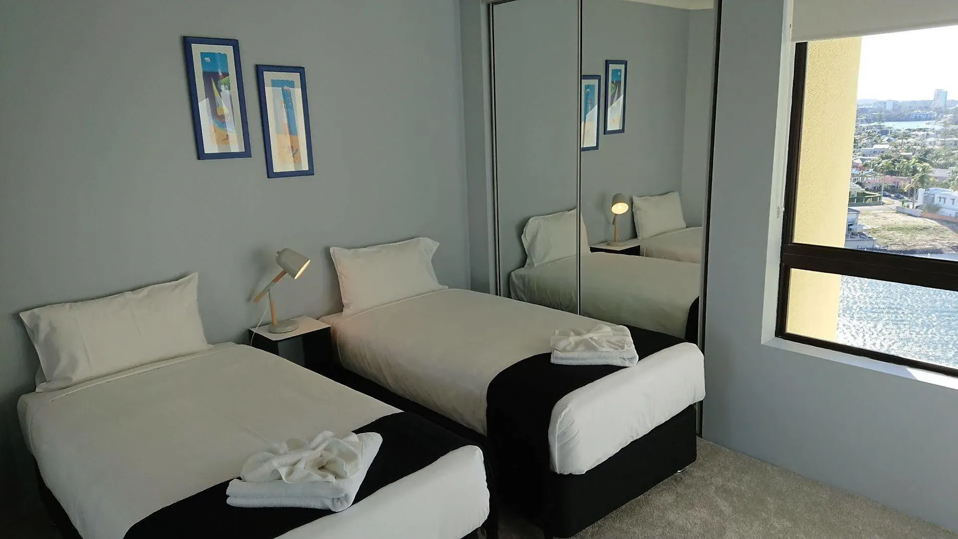 Surfers Hawaiian 3*