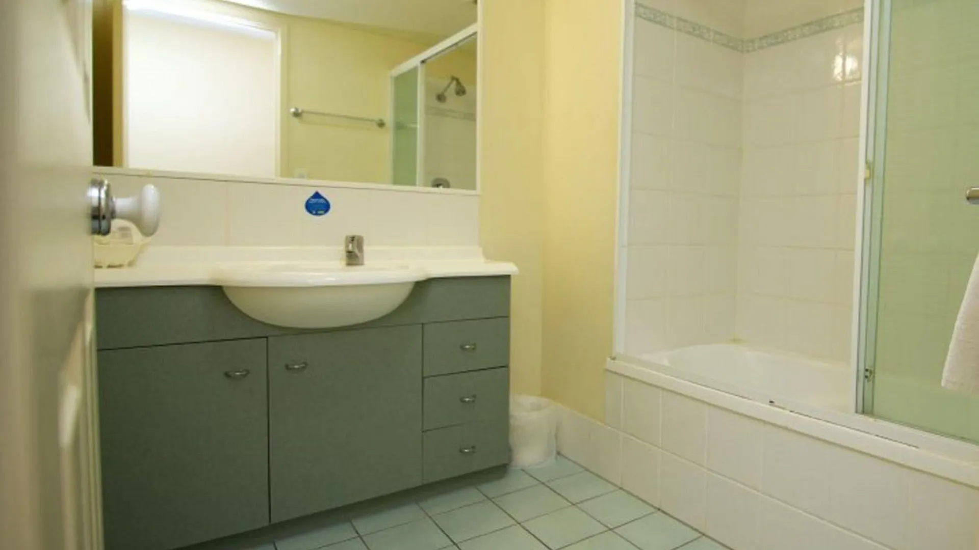 Blue Water Bay Apartmanhotel 3*