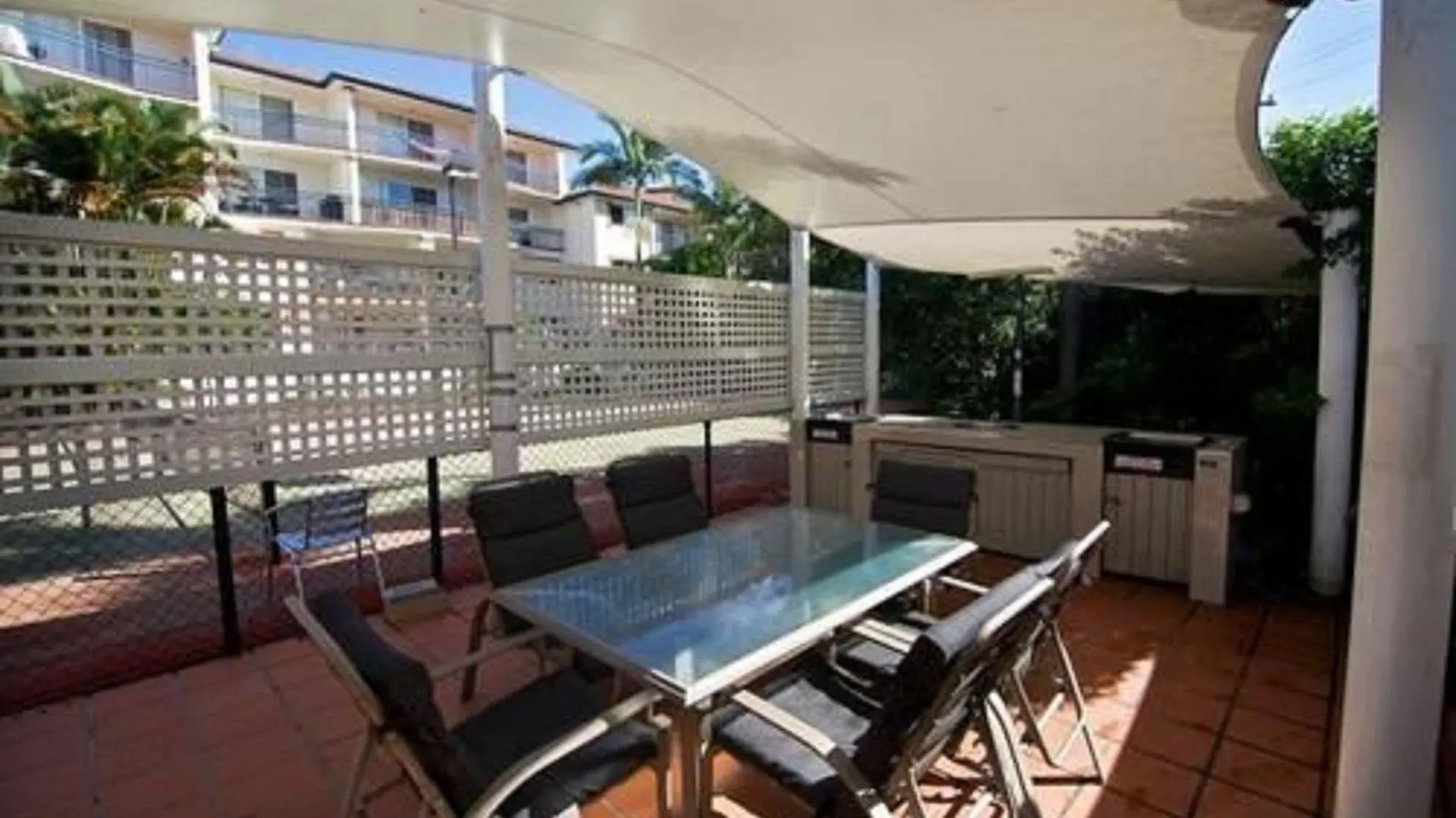 Blue Water Bay Apartmanhotel 3*