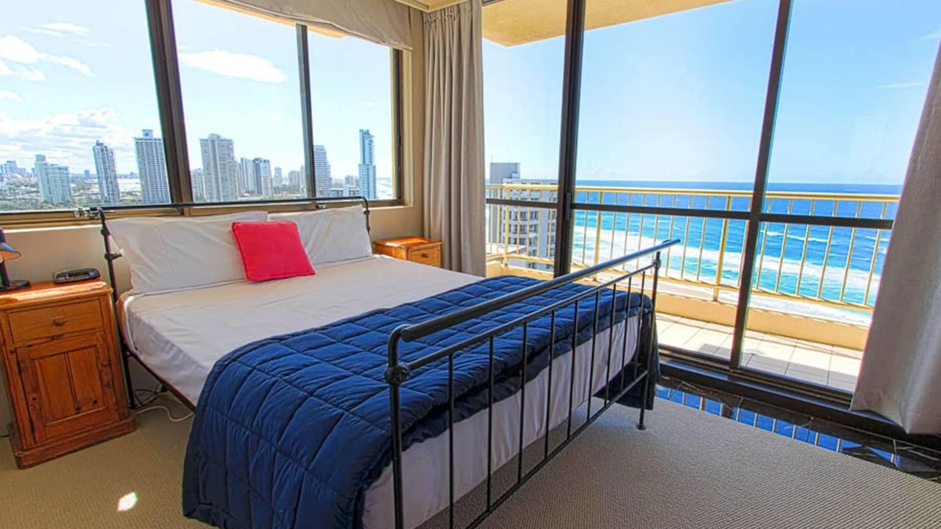 Hotel apartamentowy Capricorn One Beachside - Official