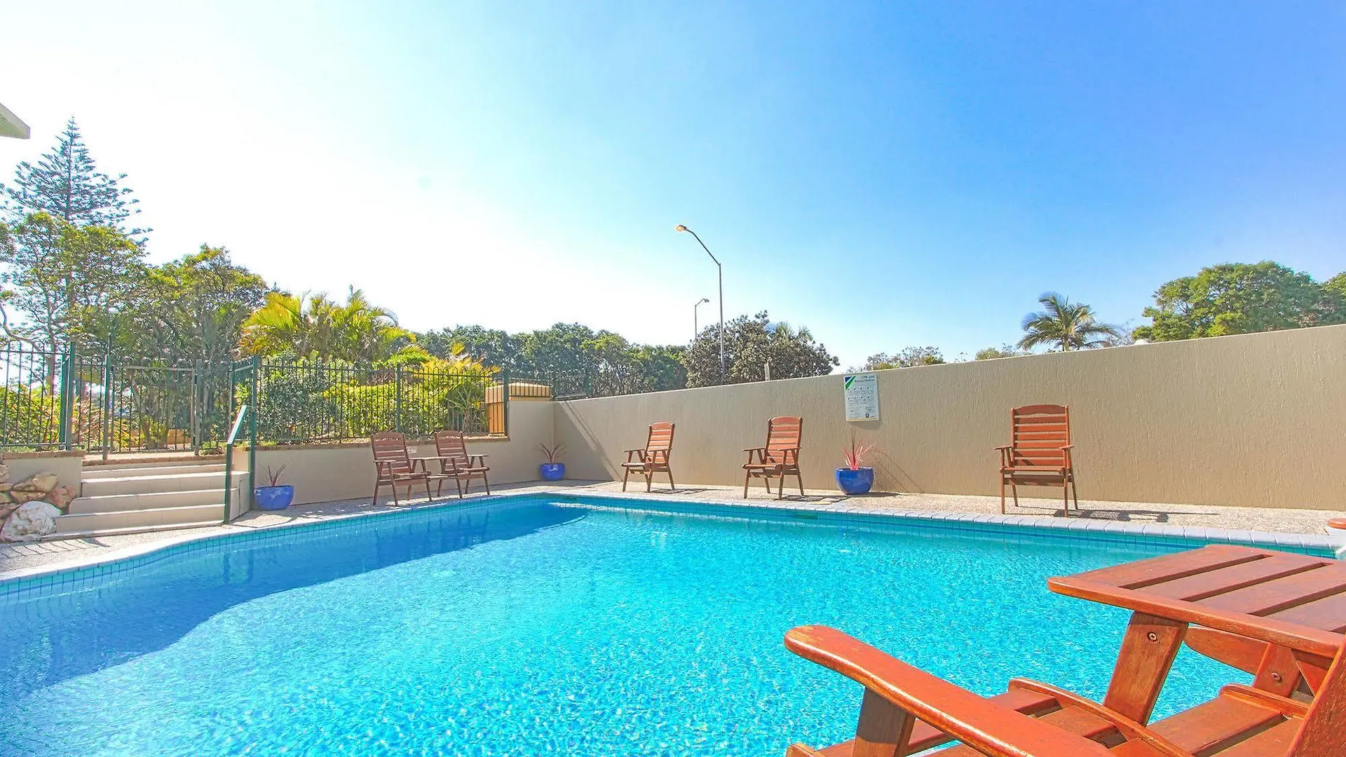 Hotel apartamentowy Capricorn One Beachside - Official