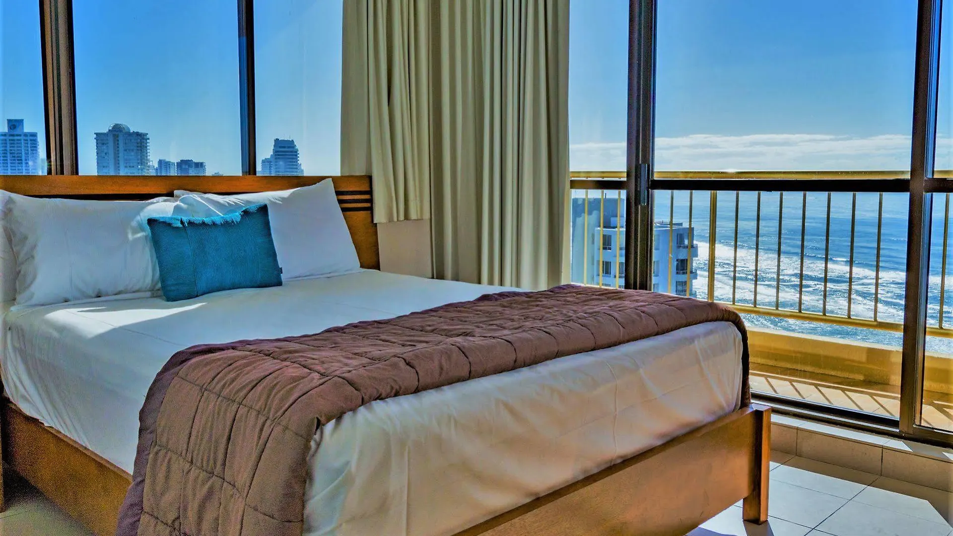 Capricorn One Beachside - Official Hotel apartamentowy 4*
