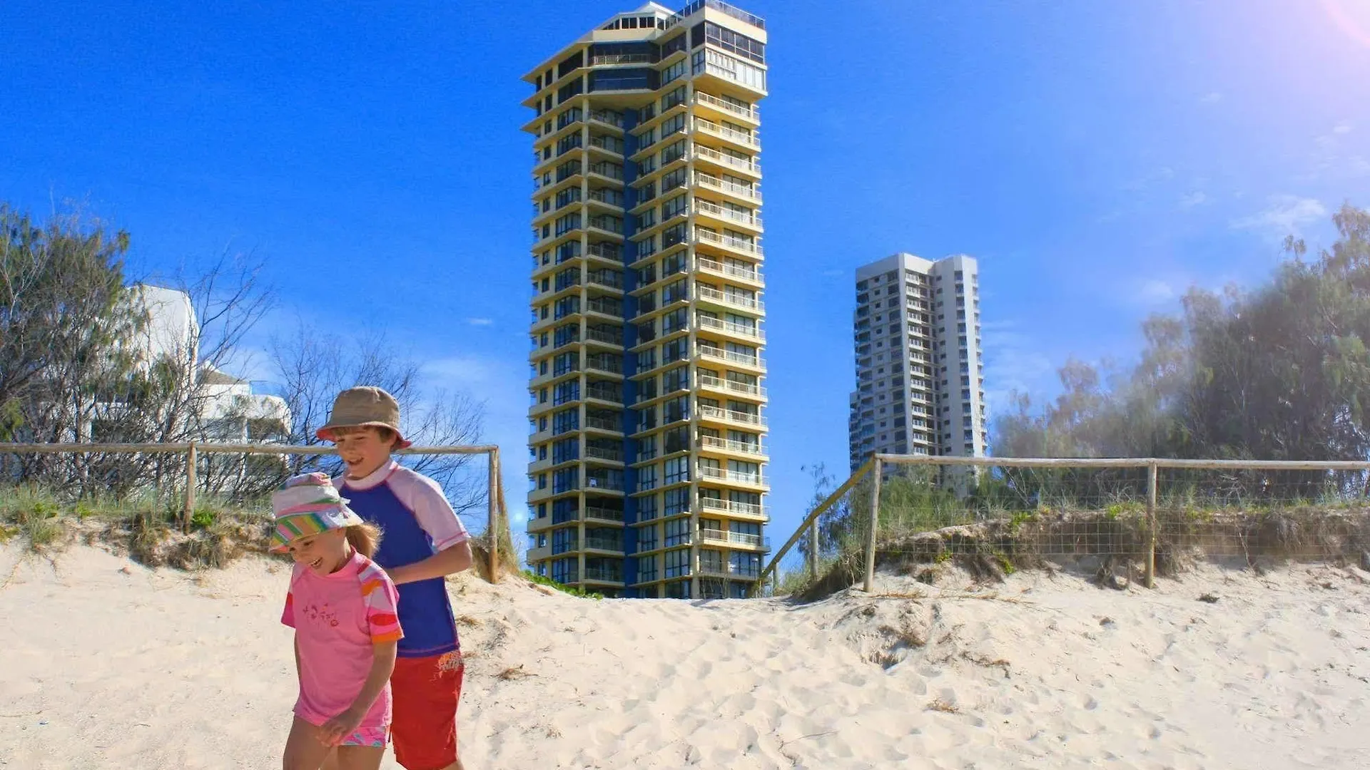 Capricorn One Beachside - Official 4*