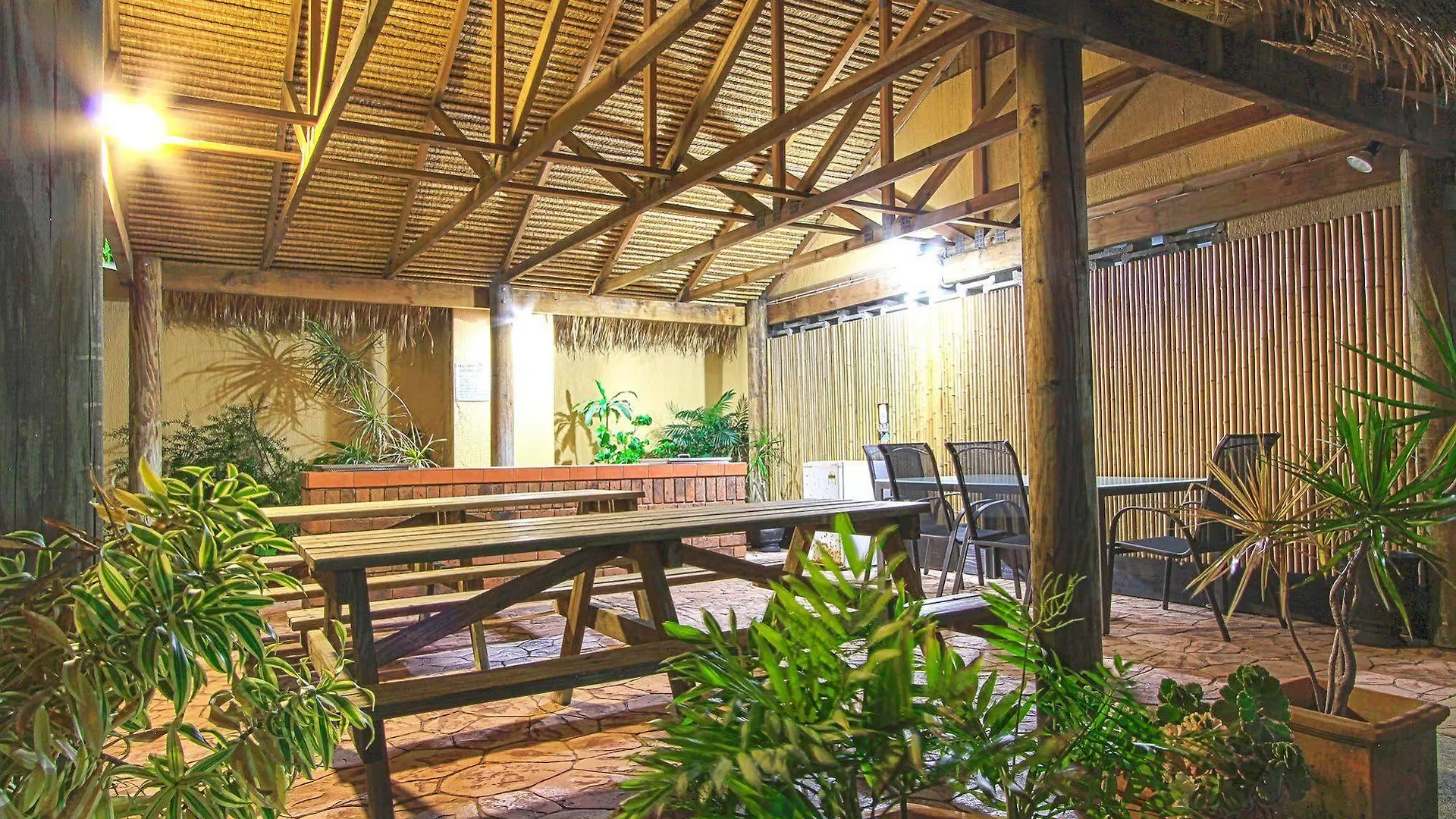 Capricorn One Beachside - Official Gold Coast
