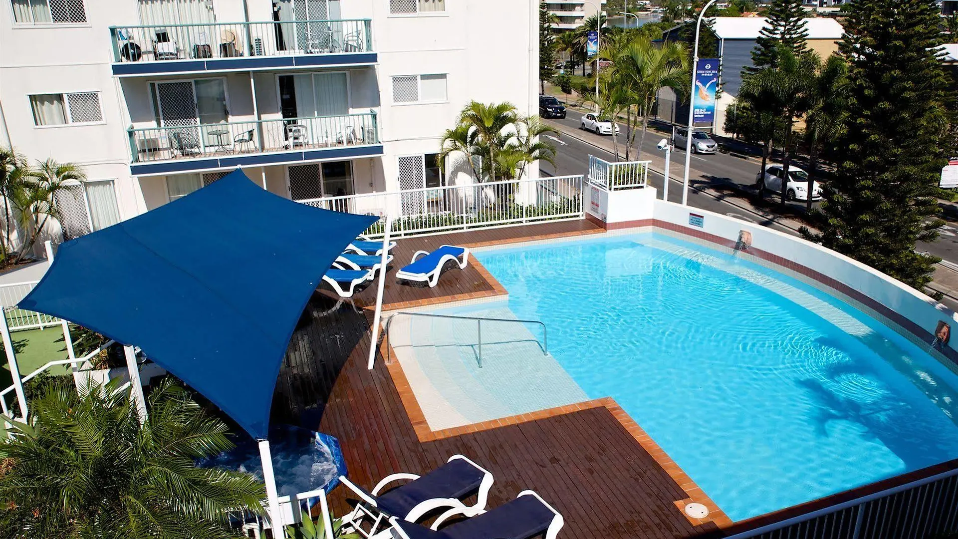 Raffles Royale