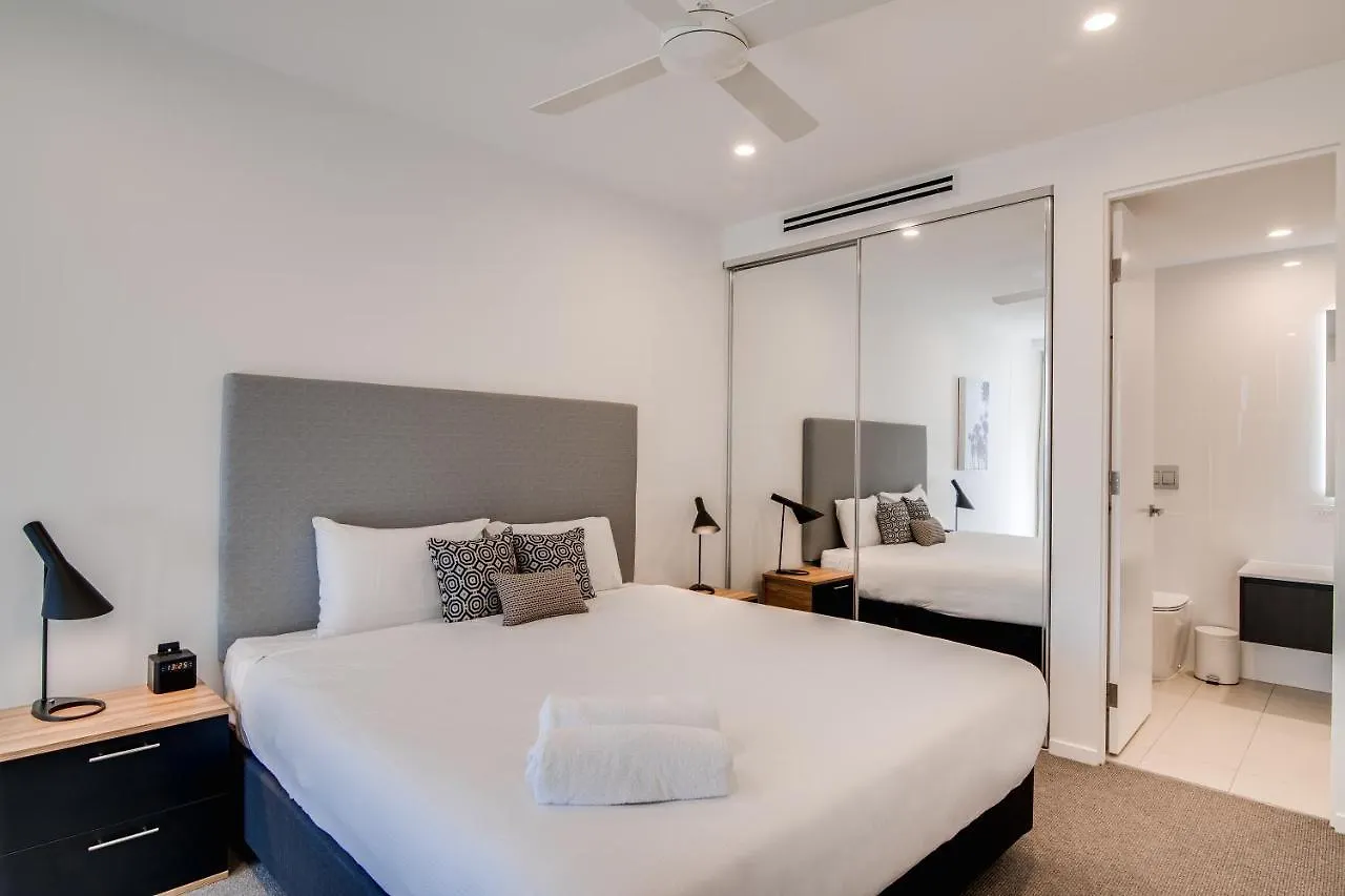 Resort Iconic Kirra 4*