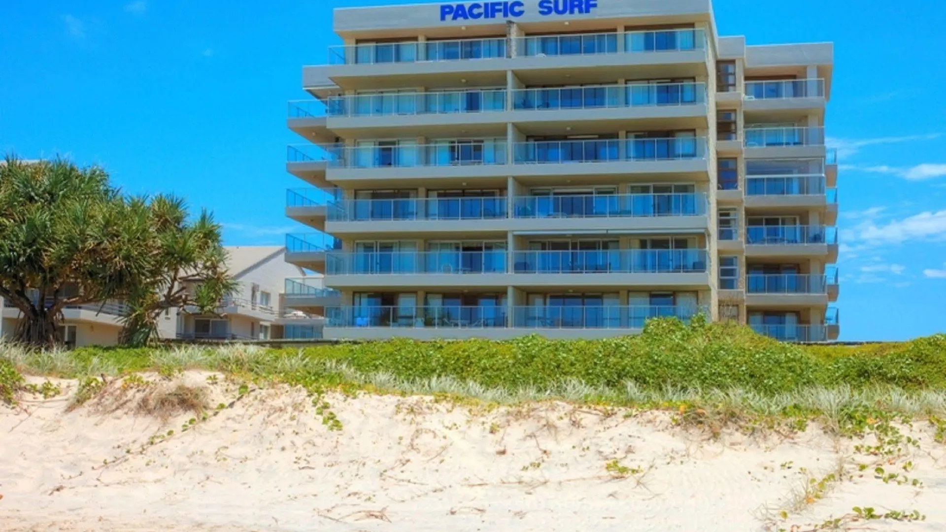 Pacific Surf Absolute Beachfront Апарт-отель