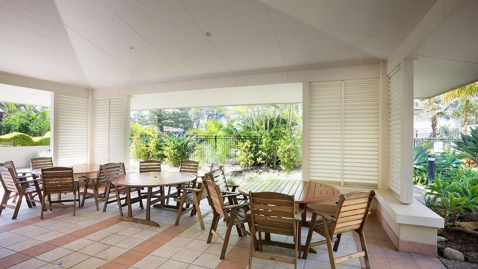 Breakfree Longbeach Apart Otel 3*