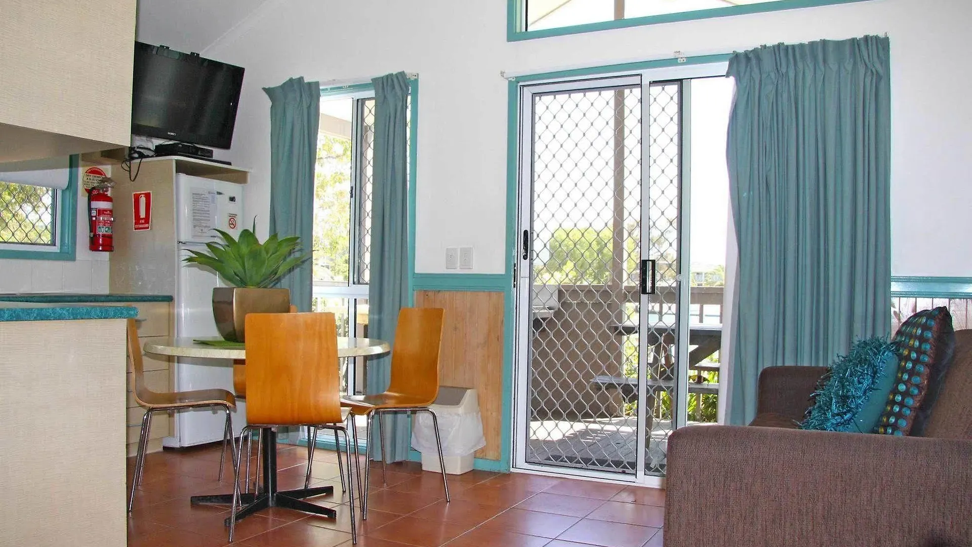 Tallebudgera Creek Tourist Park 2*