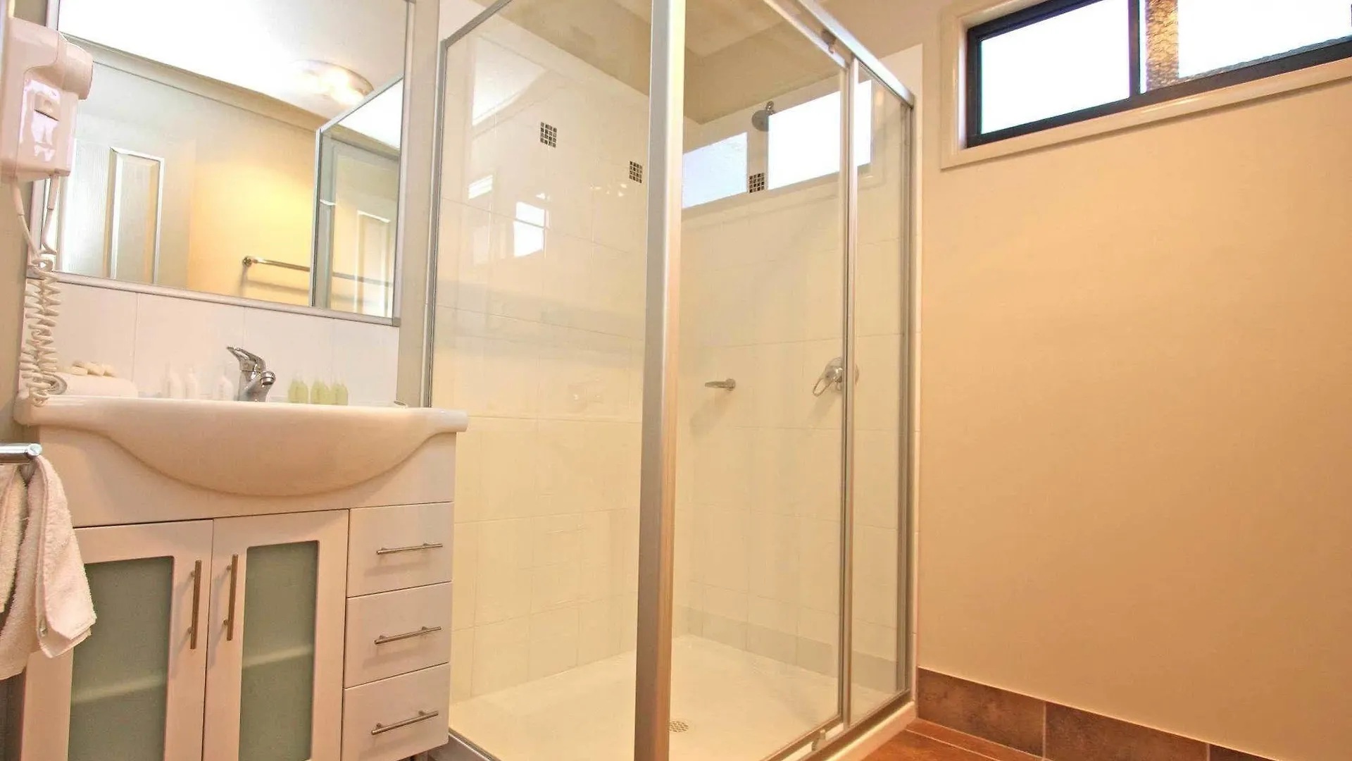 Tallebudgera Creek Tourist Park Hotel 2*
