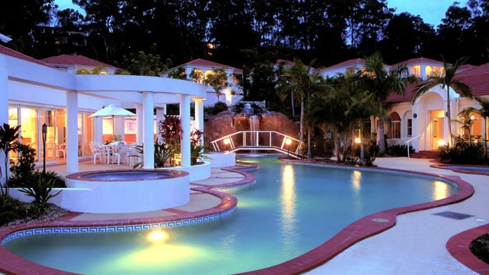Royal Woods 4*