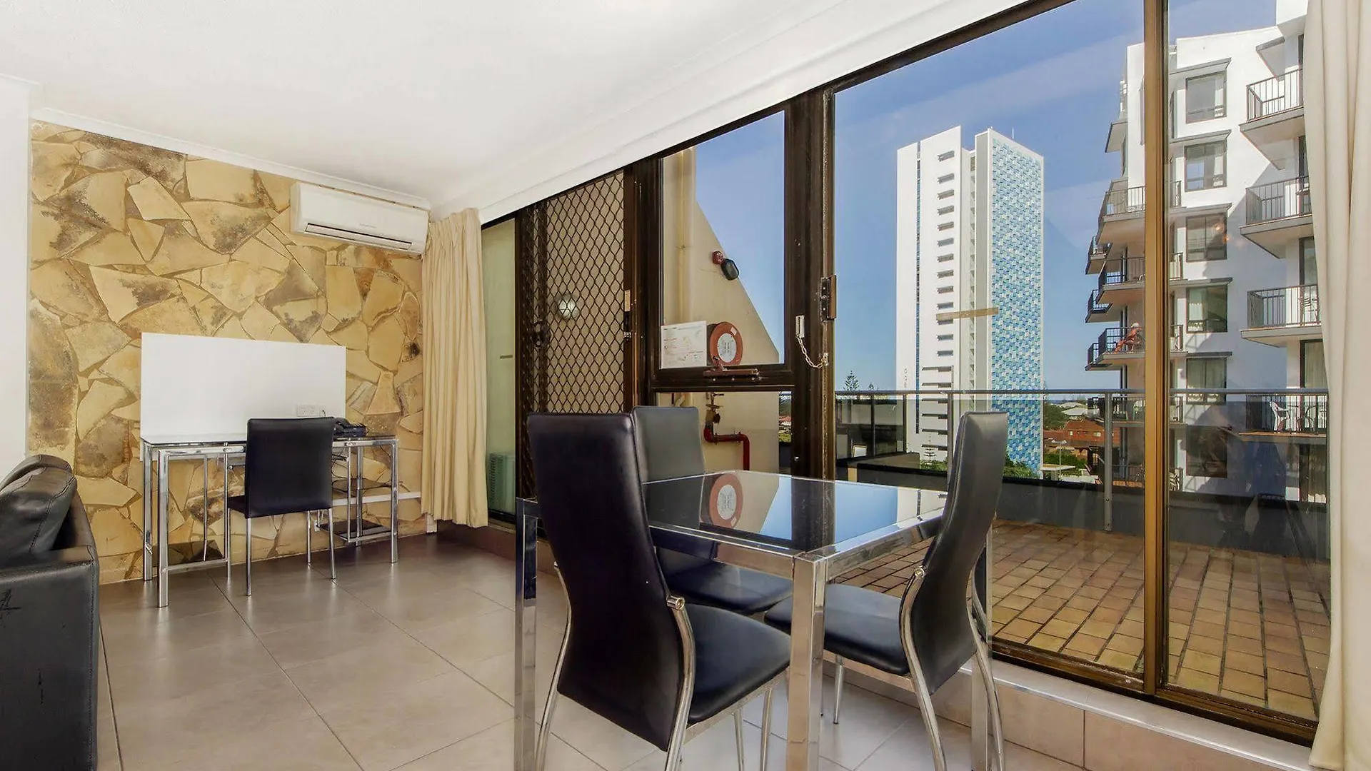 Aparthotel Broadbeach Travel Gold Coast