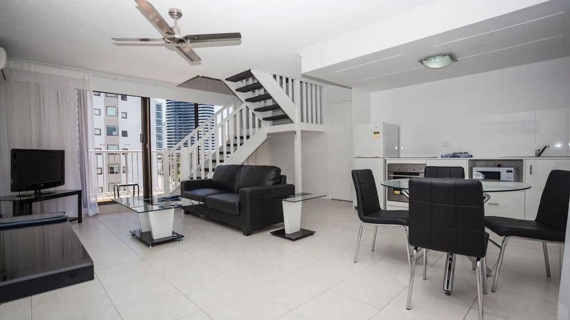 Aparthotel Broadbeach Travel