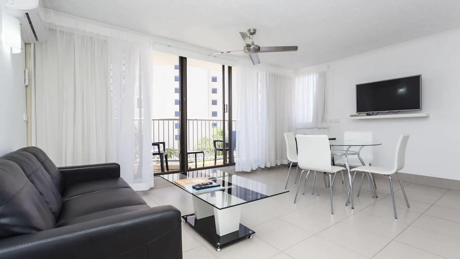 Aparthotel Broadbeach Travel