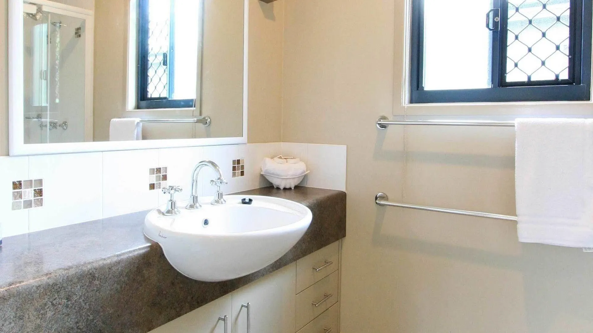 Burleigh Tourist Park Hotell