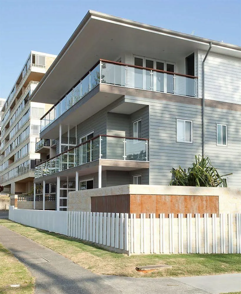 Lejlighedshotel Bujerum On Burleigh 4*