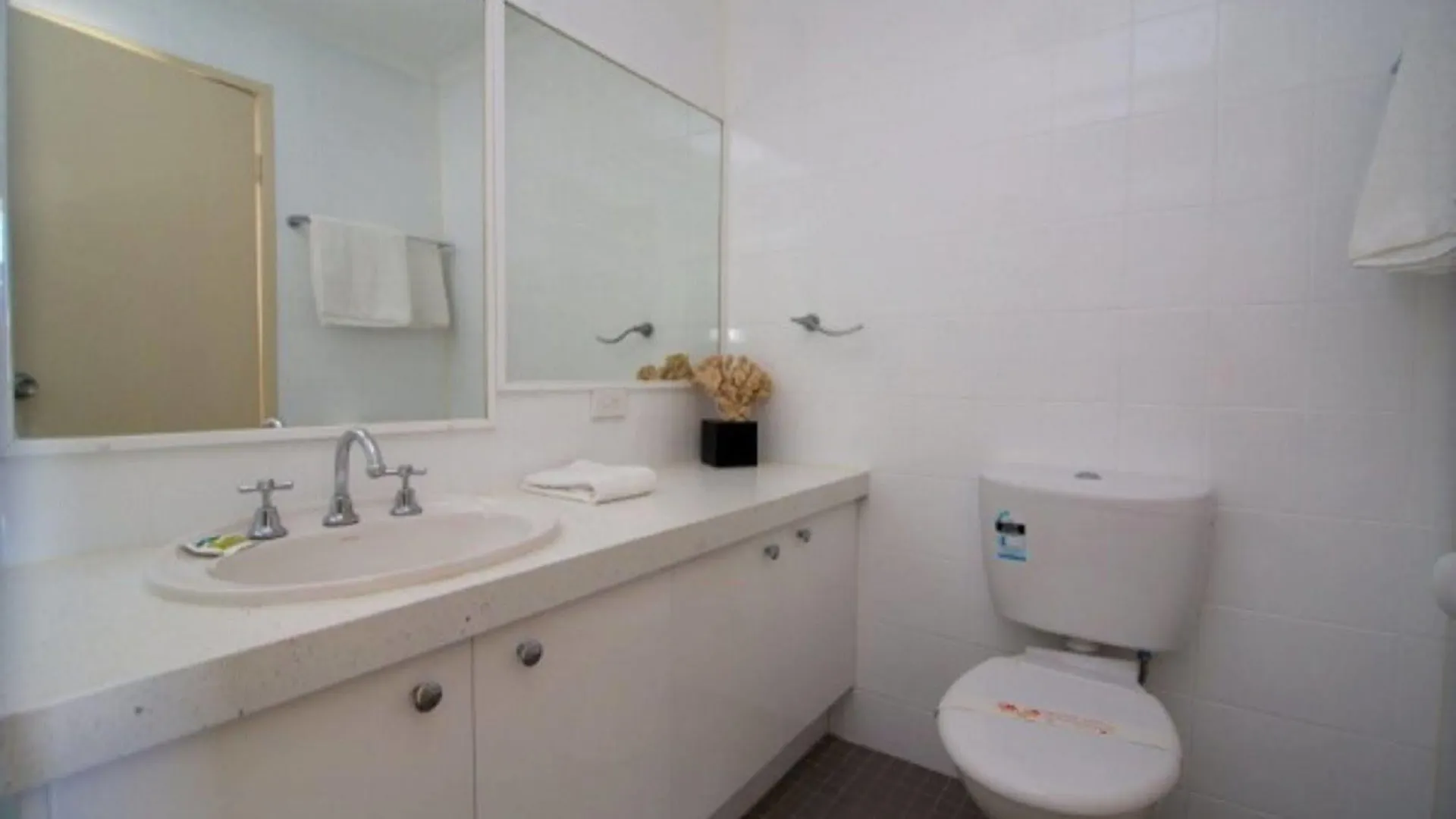 Crystal Beachfront 3*