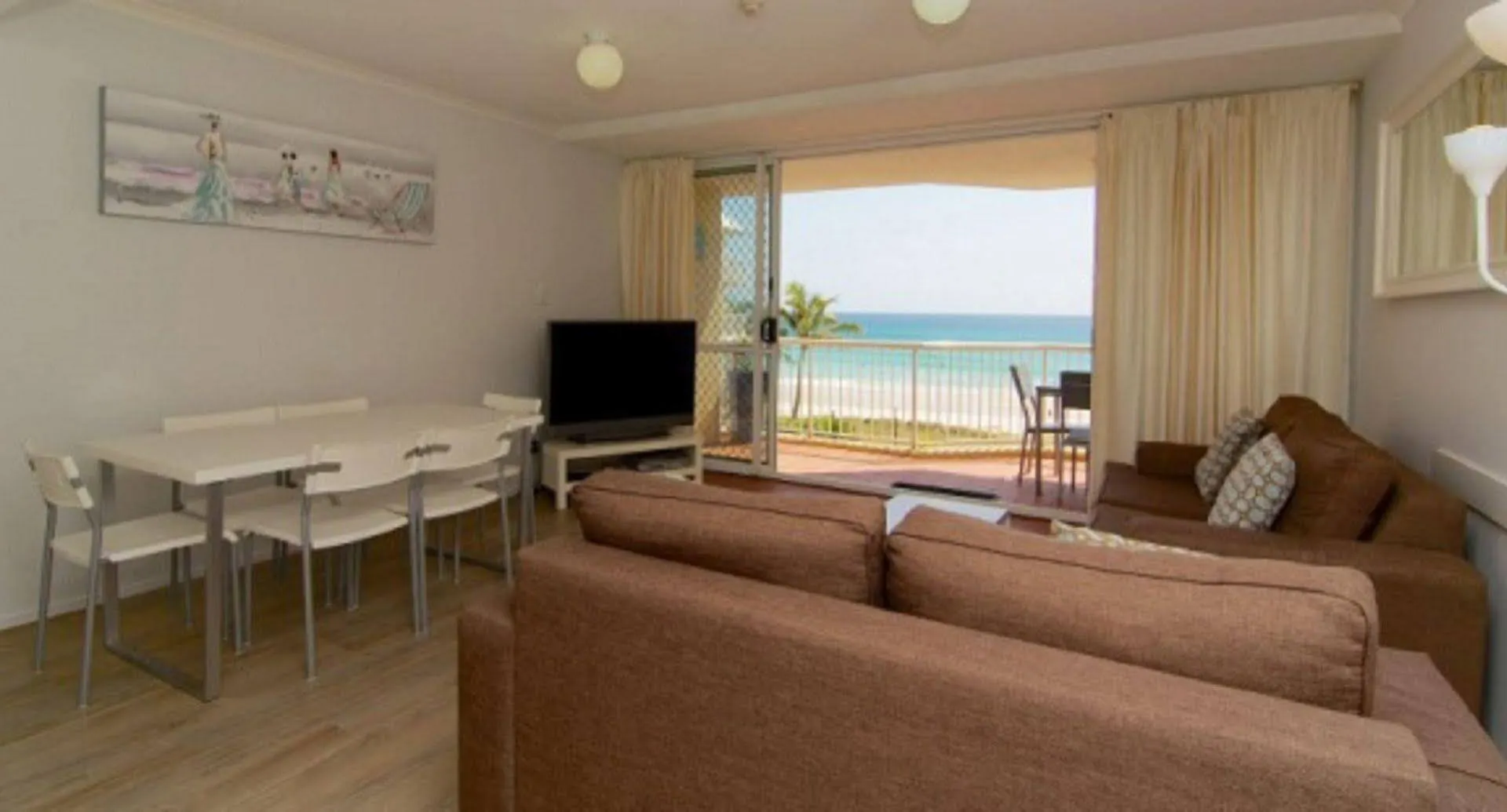 Crystal Beachfront Hotel apartamentowy Gold Coast