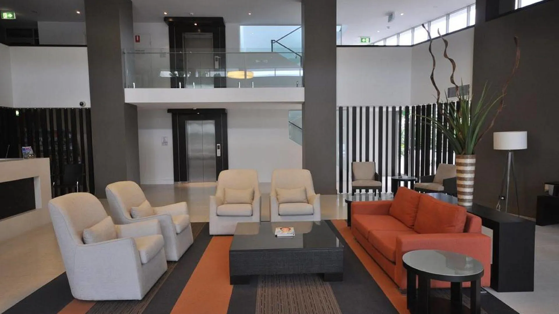 Chancellor Lakeside Aparthotel