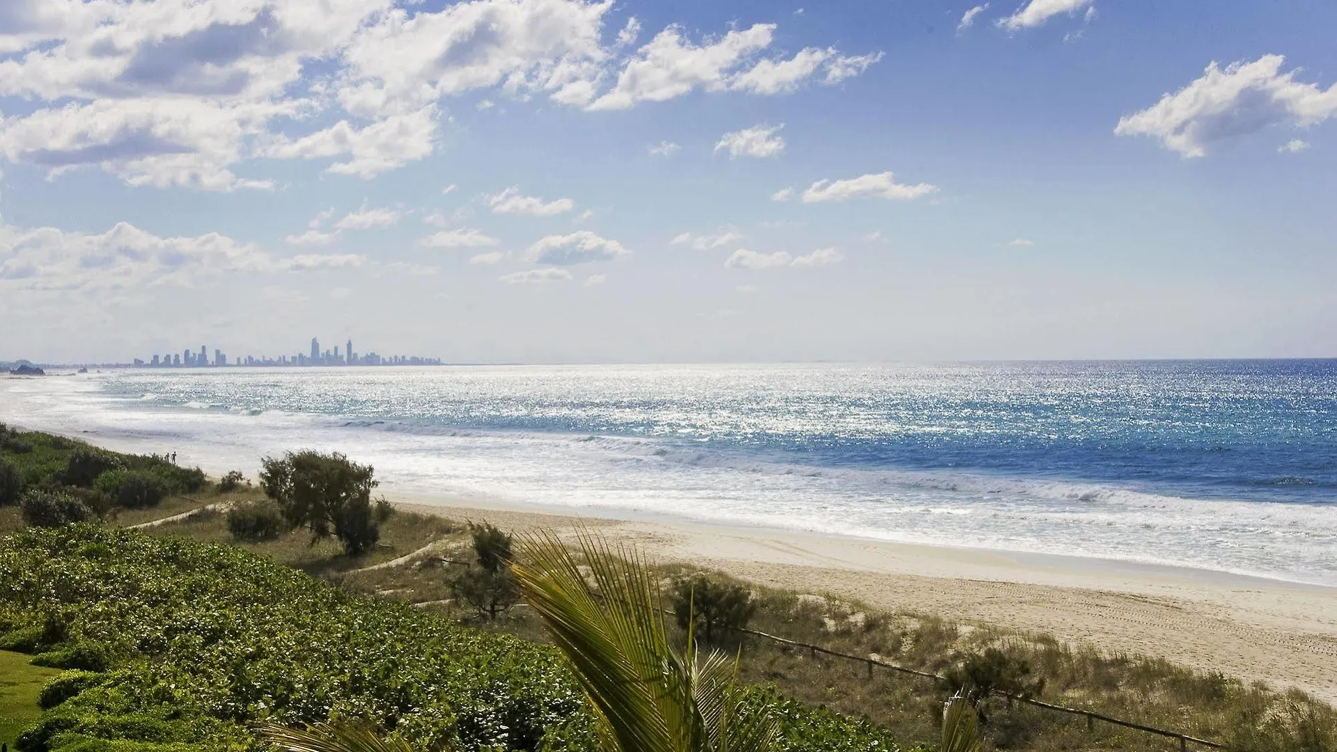 Oceanside - Absolute Beachfront Aparthotel Gold Coast