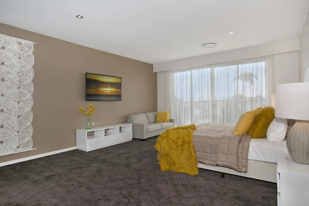 Luxe On Lotus Gold Coast