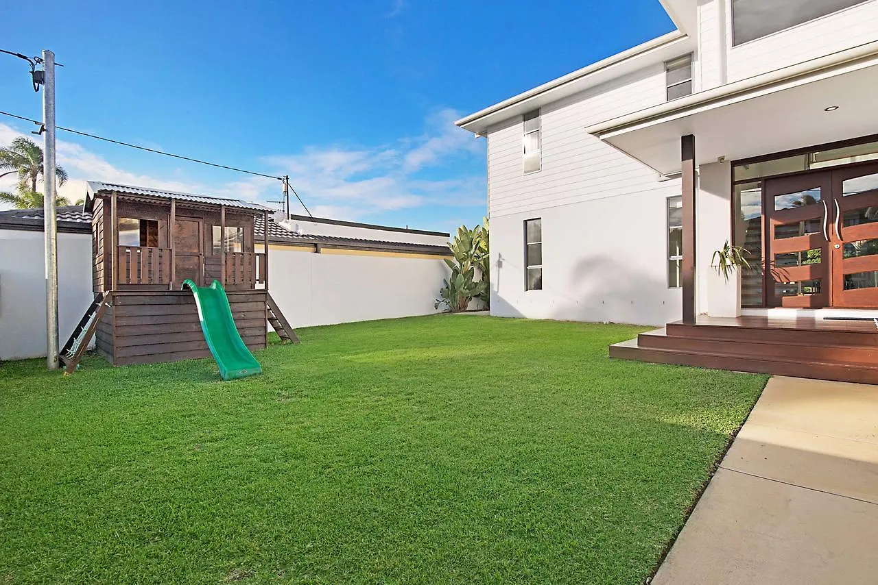 Deluxe On Water Holiday home *