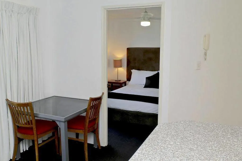 Karana Palms Aparthotel 3*