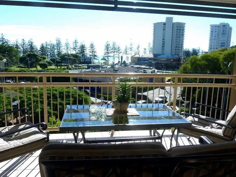 Aparthotel The Village At Burleigh 4*