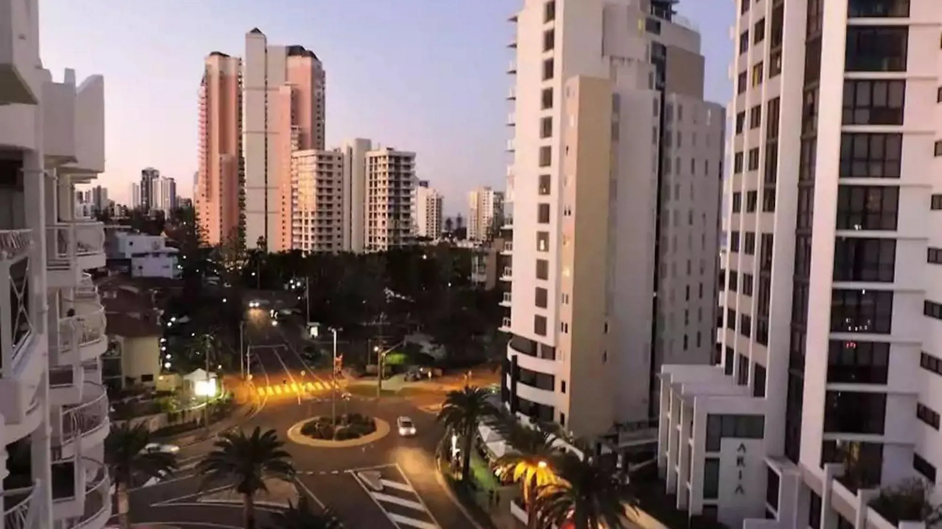 Aparthotel Broadbeach 4*