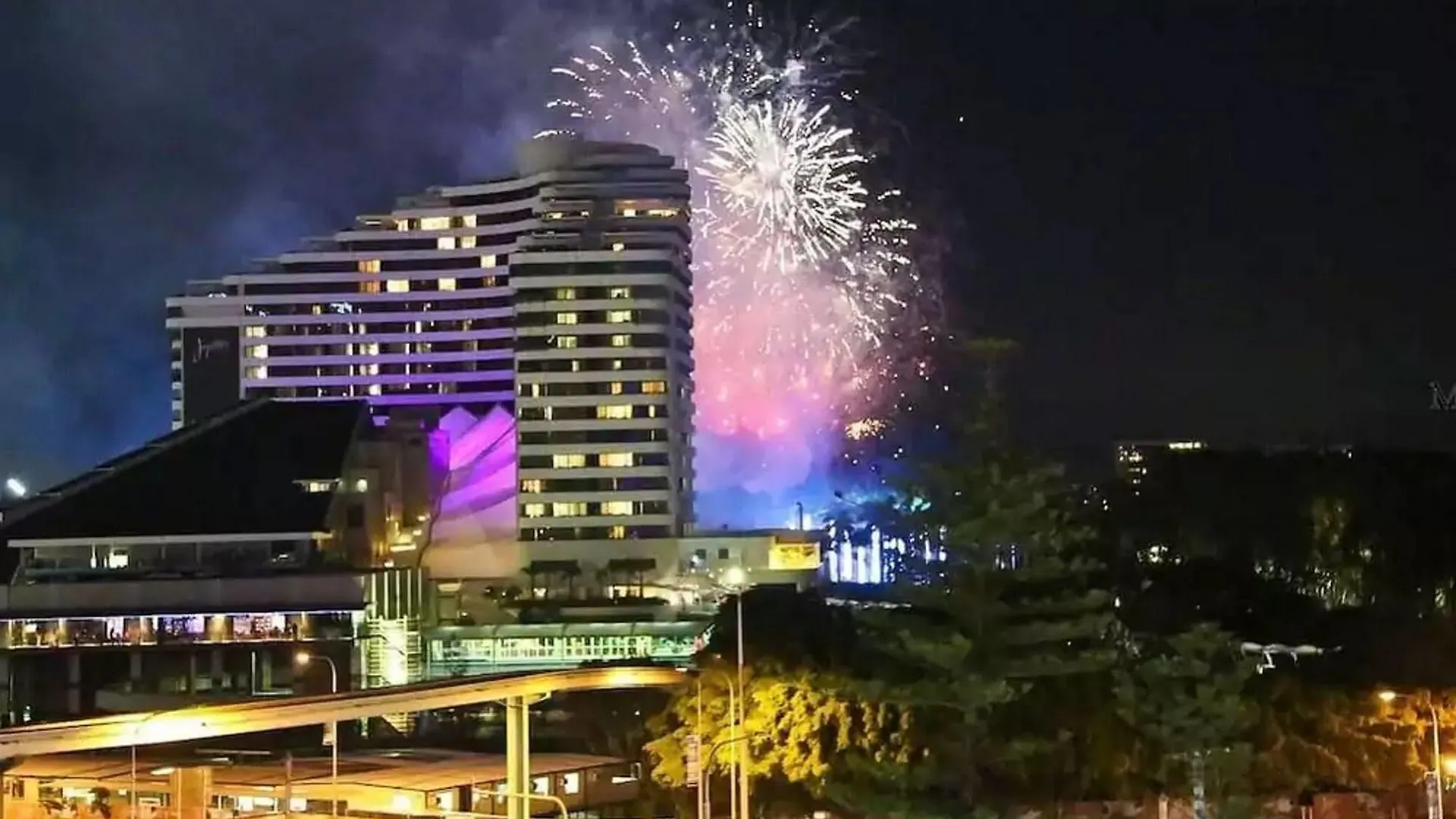 Broadbeach 4*