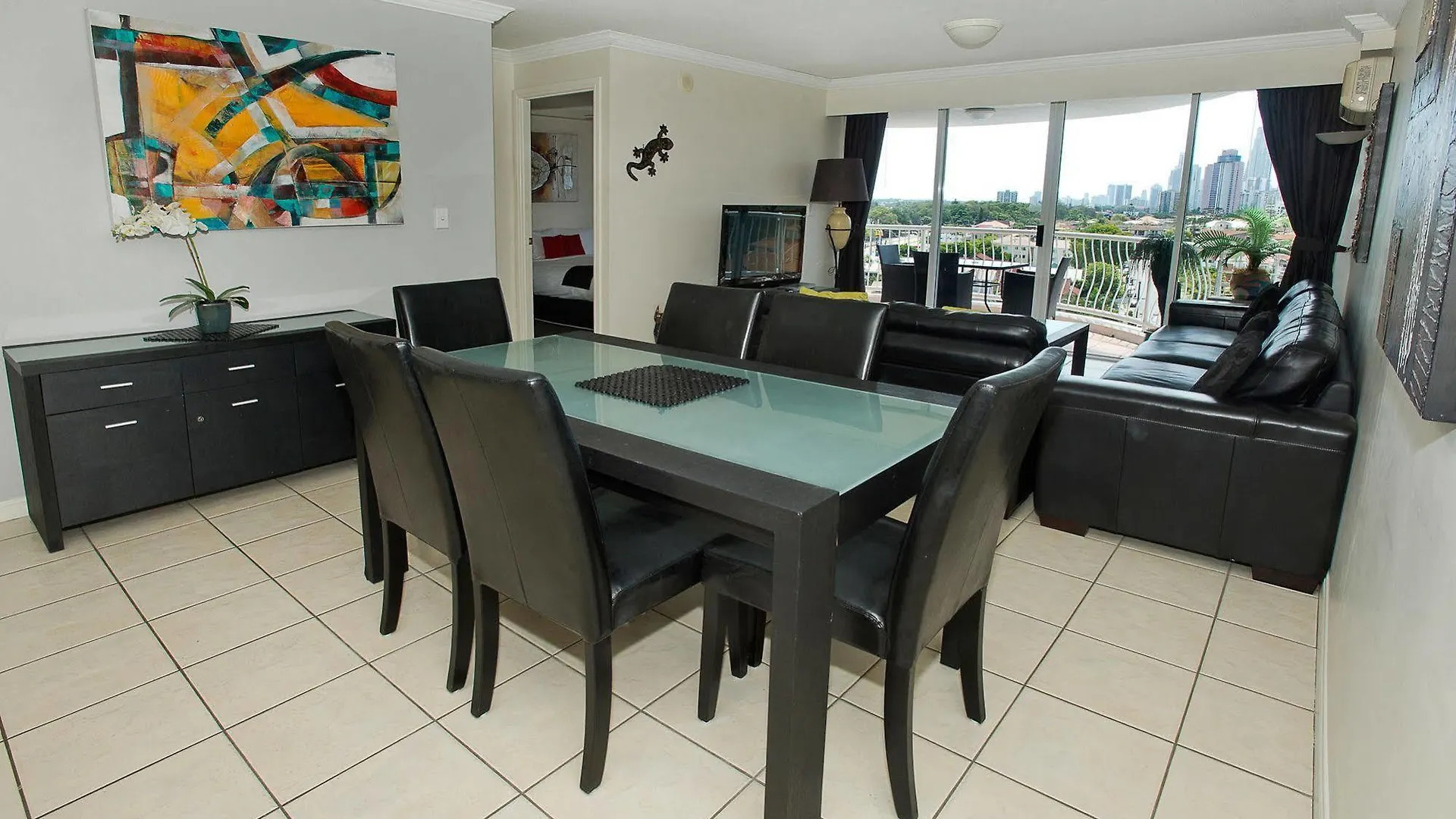 Broadbeach 4*
