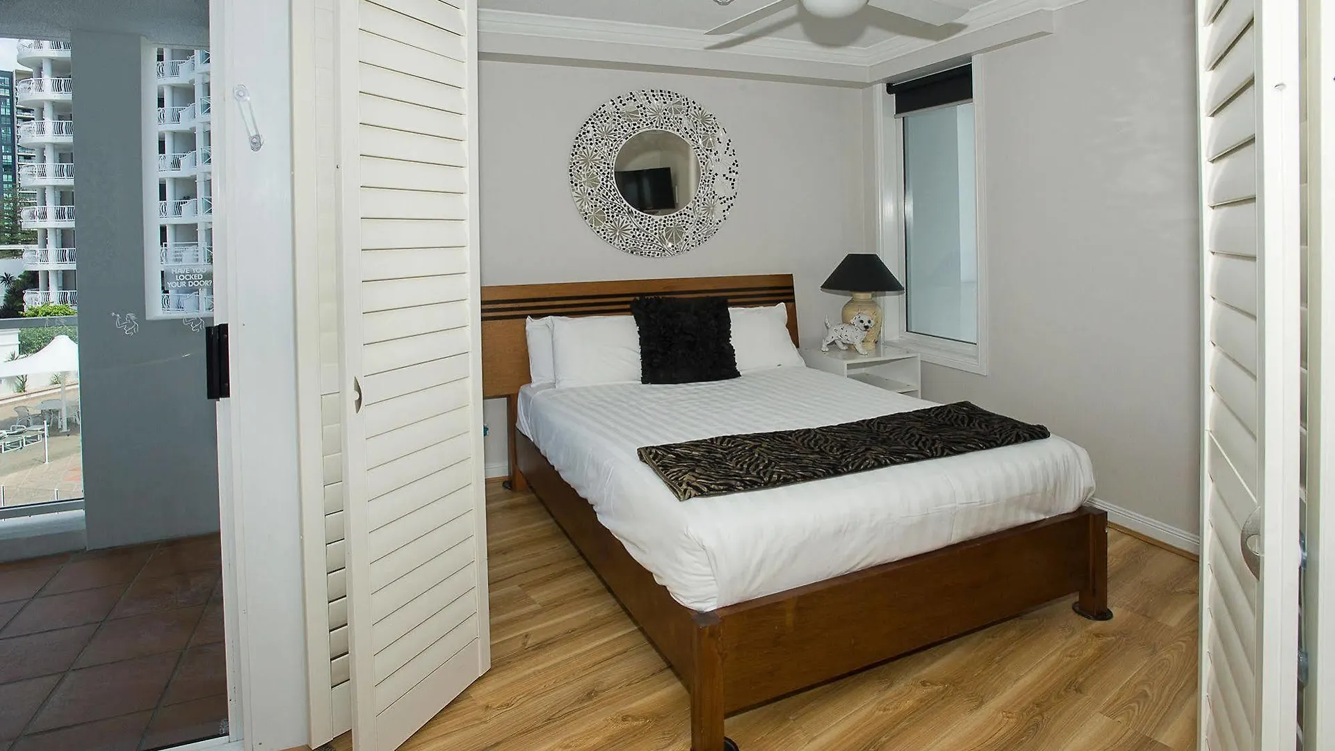 Broadbeach Apartahotel 4*