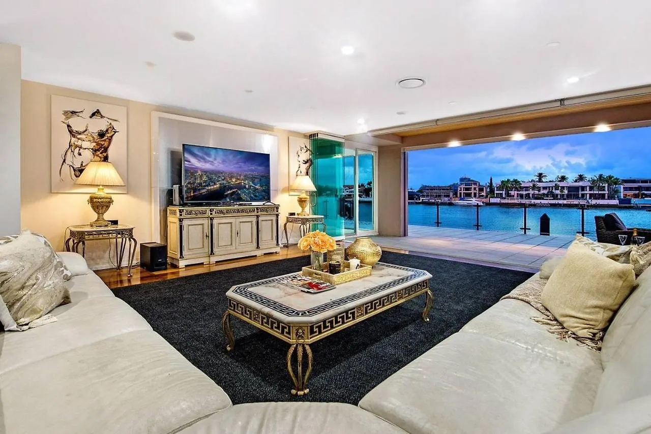 بيت للعطل 5 Million Dollar Surfers Paradise Dream Mansion