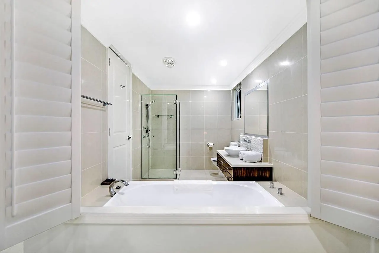 5 Million Dollar Surfers Paradise Dream Mansion * غولد كوست