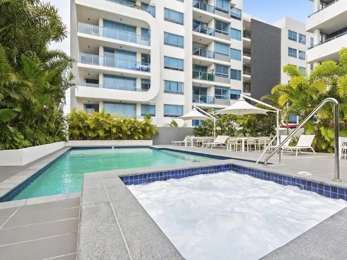 Stunning Penthouse With Rooftop Terrace Labrador Apartment Gold Coast