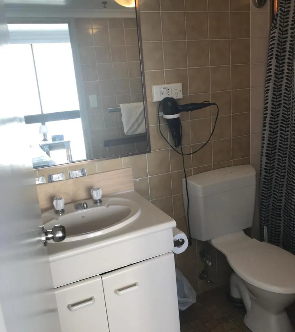 Surfers Paradise Ocean View Apartment