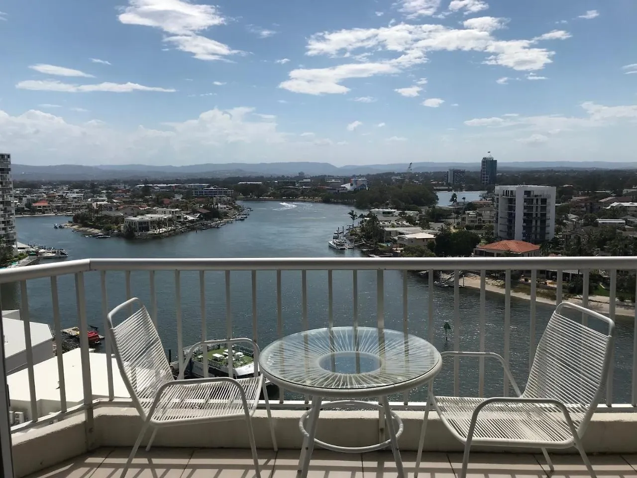 Apart Otel Moorings On Cavill Surfers Paradise 4*